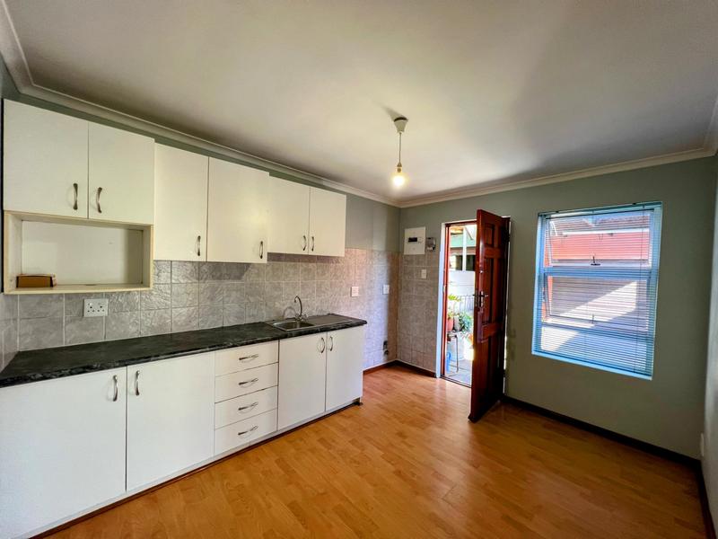 To Let 1 Bedroom Property for Rent in Lotus River Western Cape